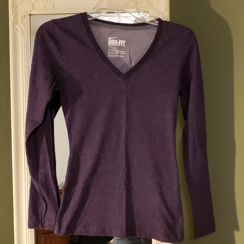 Nike Slim Fit Long sleeve v-neck